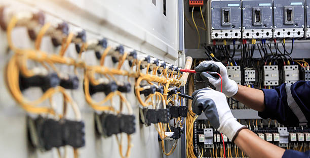 Professional Electrician technician working in Hockinson, WA